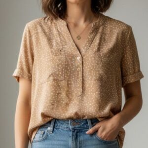 Torrid Tan Polka Dot Henley Blouse - Short Sleeve Size 0 (Large/12)